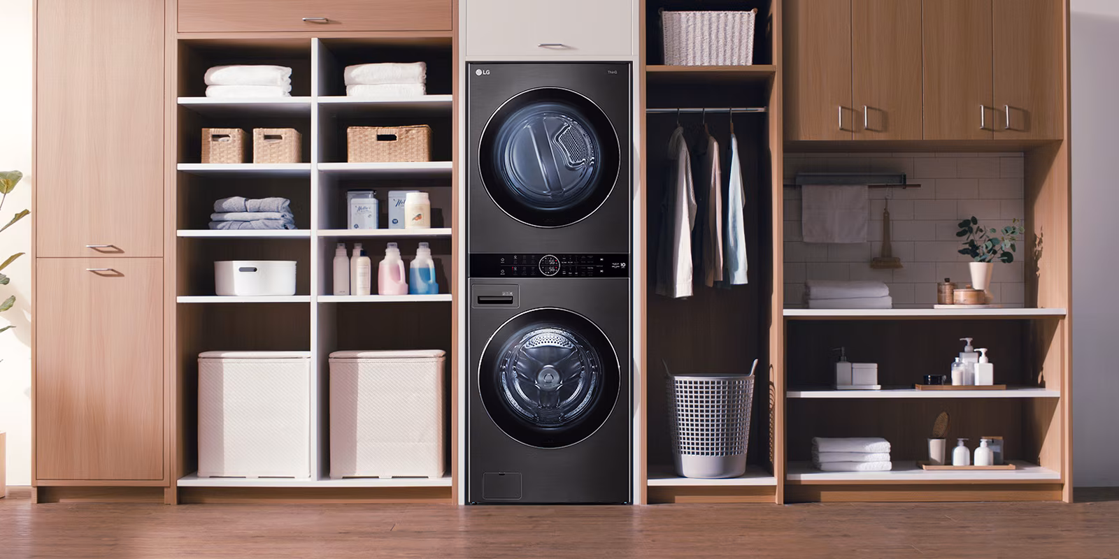LG Objet WashTower™ 25/20kg All-In-One Stacked Washer Dryer detail 2